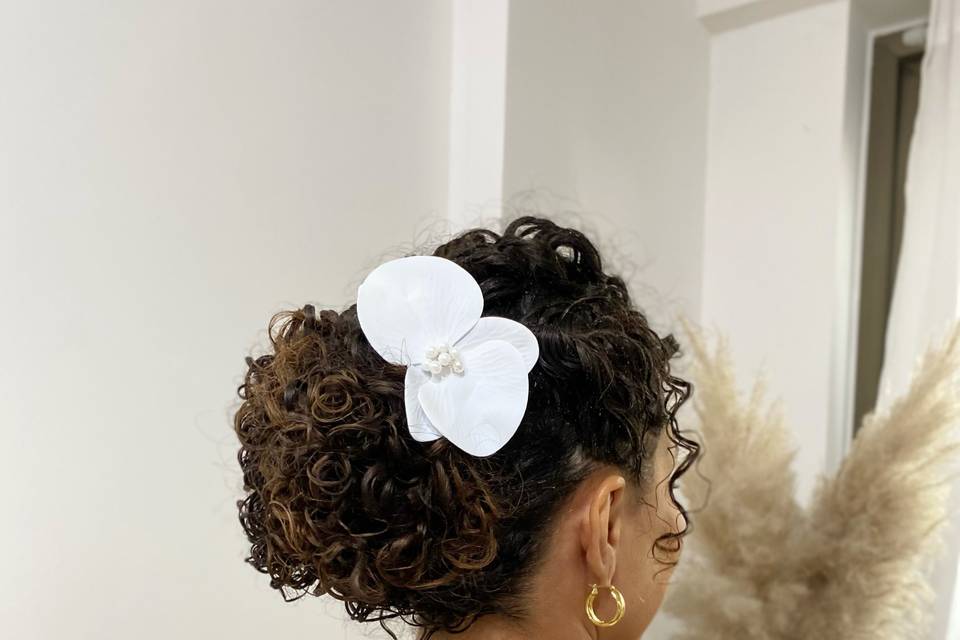 Penteado coque inter lateral