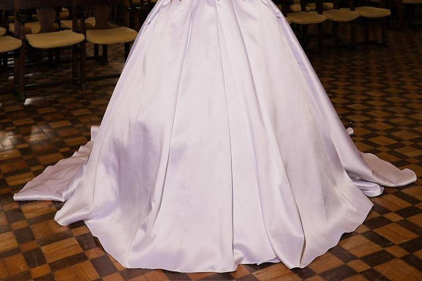 Vestido de noiva imponente com
