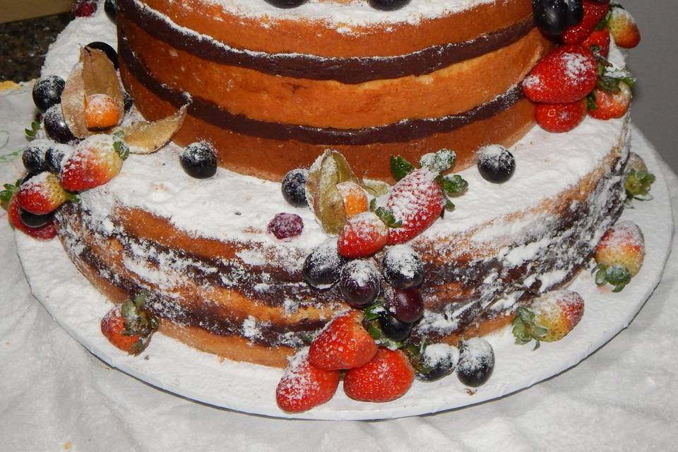 Naked cake ( bolo pelado)