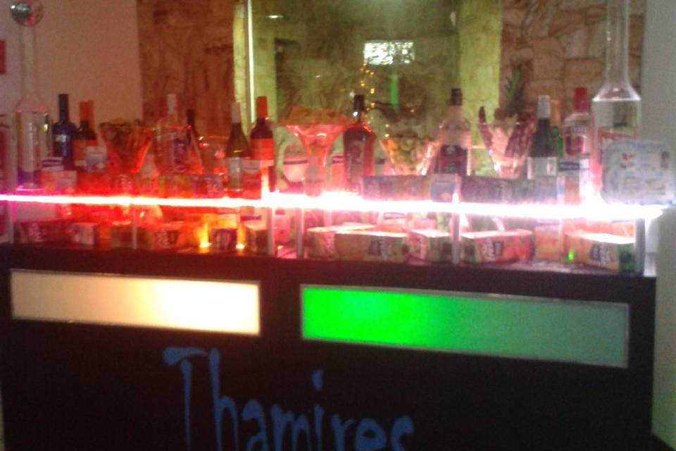 Bar iluminado