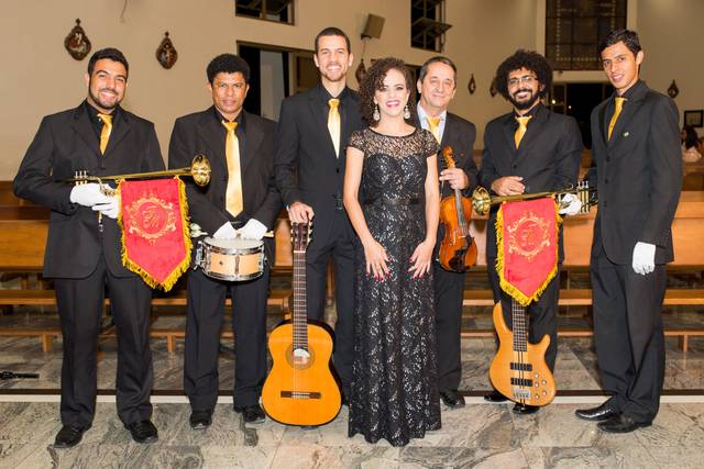 Formação com 7 músicos