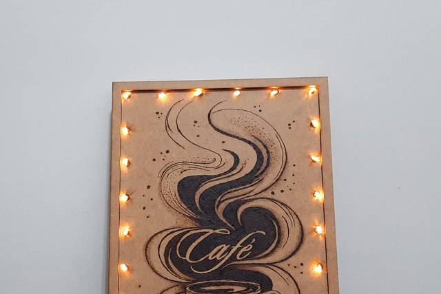 Quadro em pirografia e LED.
