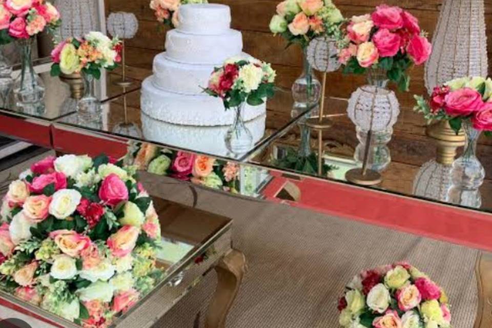 Mesa de bolo mix de flores