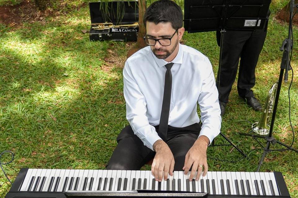 Guilherme Xavier, piano