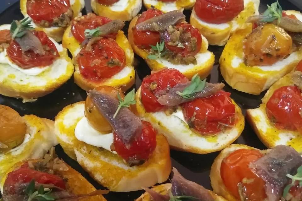 Bruschettas Tomatinhos com Anc