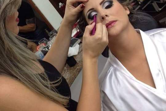 Thaís Beauty Artist - MakeupHair Logo