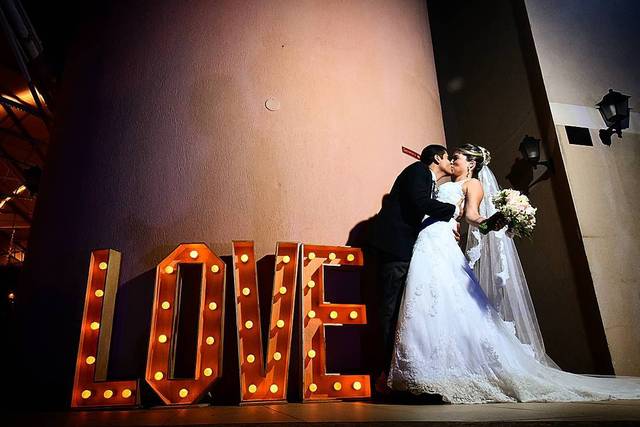 Letreiro love luminoso