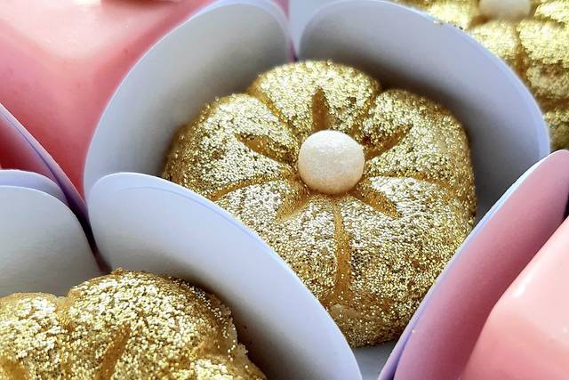Brigadeiros flor gliter