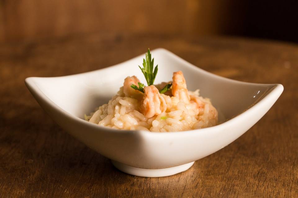 Risoto de camarão e alho poró