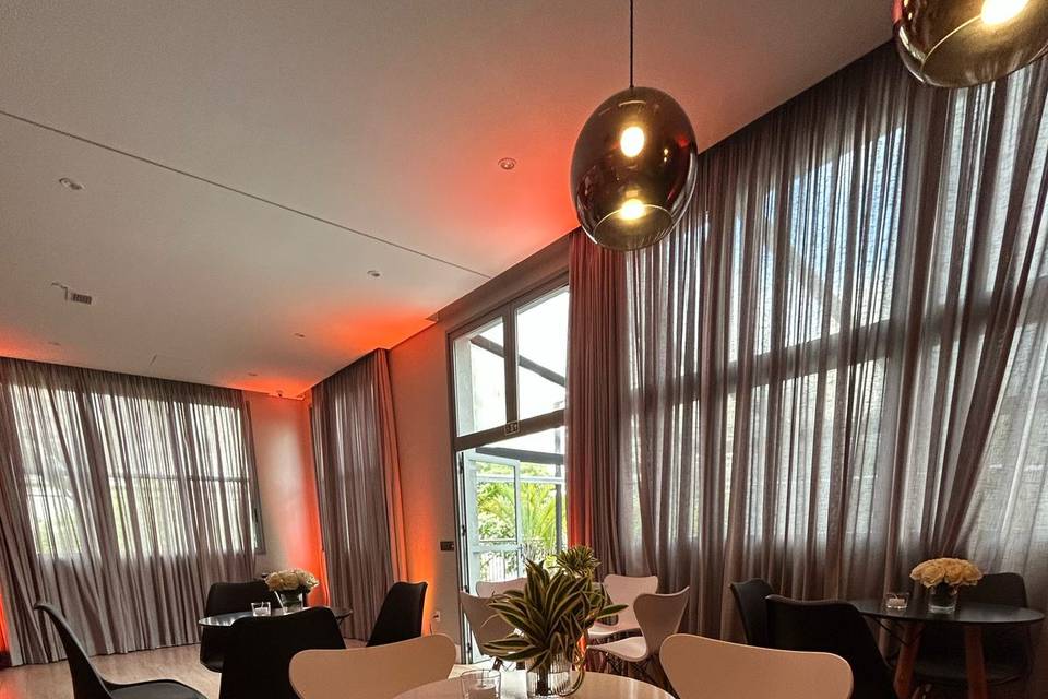 Bistro com Banquetas