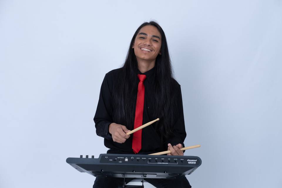 Eli Rodrigues (Bateria)