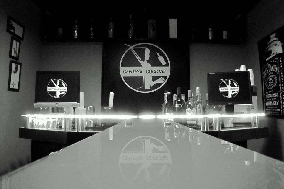 Central Cocktail logo
