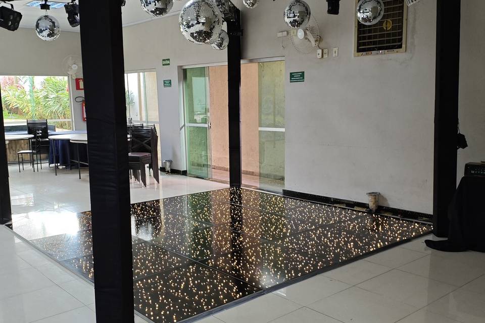 Pista de, led e extrutura em X