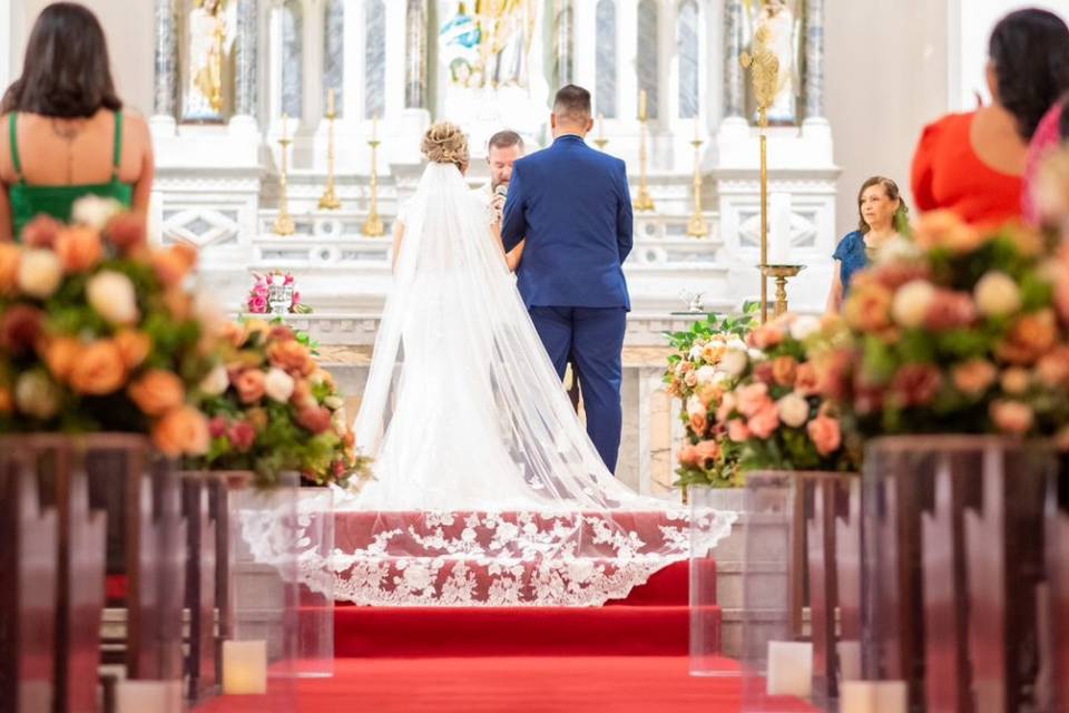 Cerimônia casamento em igreja