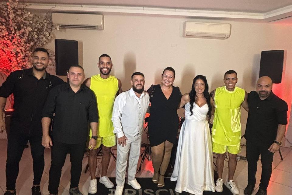 É fazer casais felizes