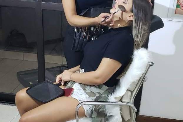 Aline Alves Hairstylist
