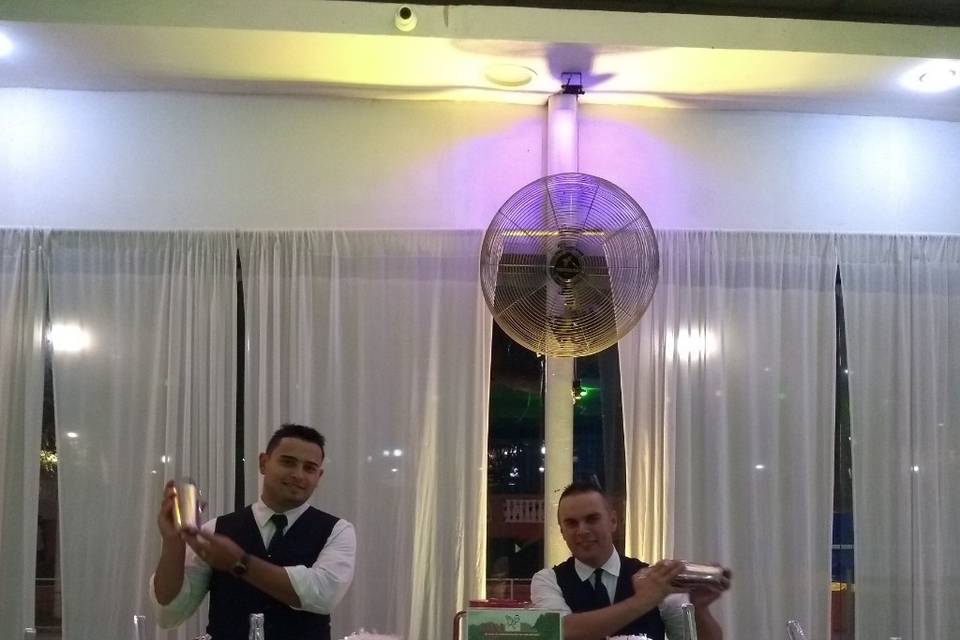 Os Bartenders em Itaquera