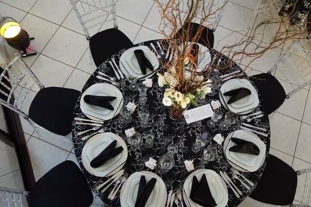 Mesa com Cadeiras Tiffany Crys