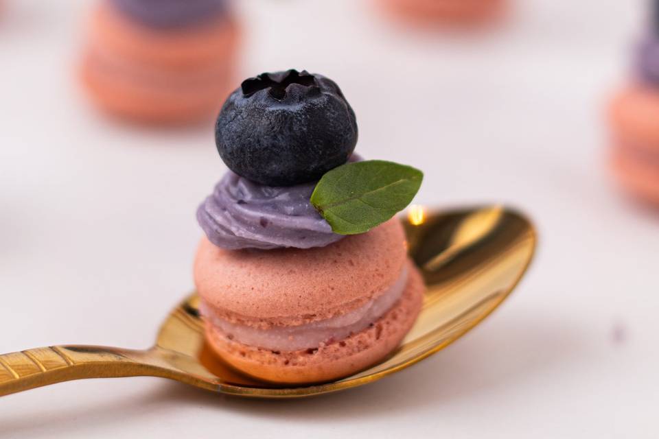 Mini macaron de mirtilo