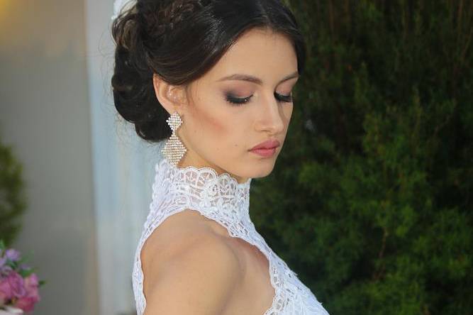 Penteado e maquiagem da noiva