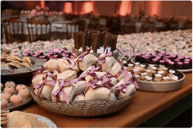 Mesa com Bem-casados