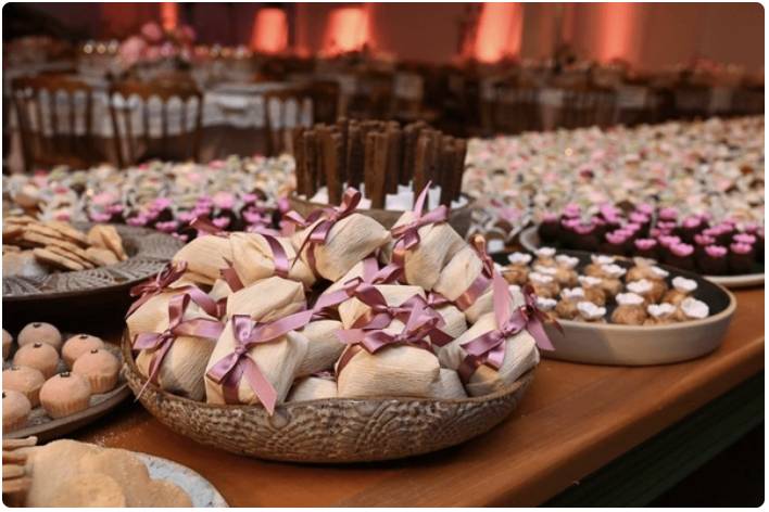 Mesa com Bem-casados