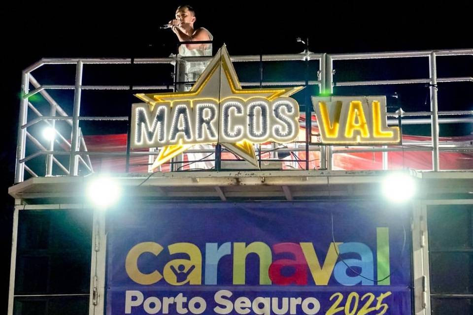 Marcos val em trio elétrico