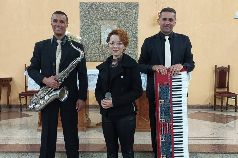 Trio com voz feminina