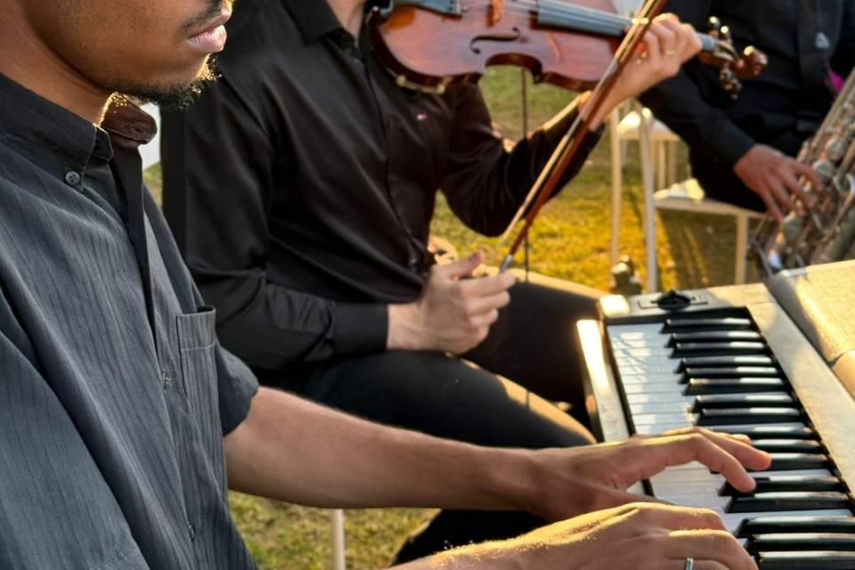 Teclado, violino e sax