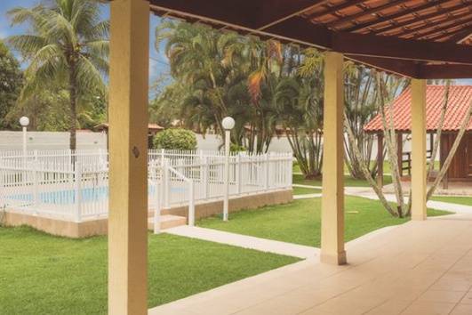 Piscina com belas vistas