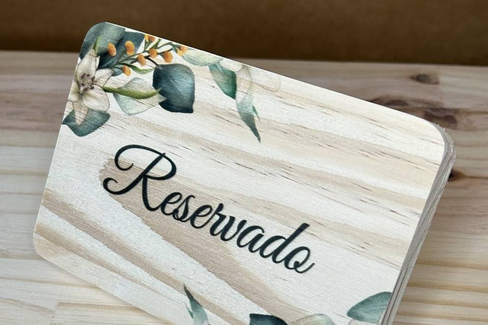 Reservado de Mesa em Madeira