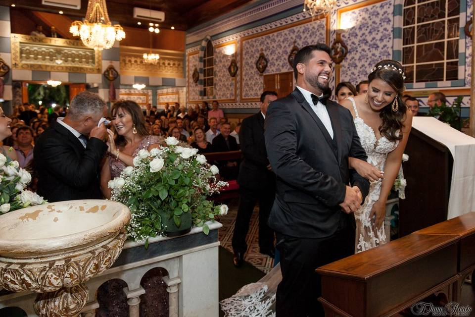 Descontração no altar