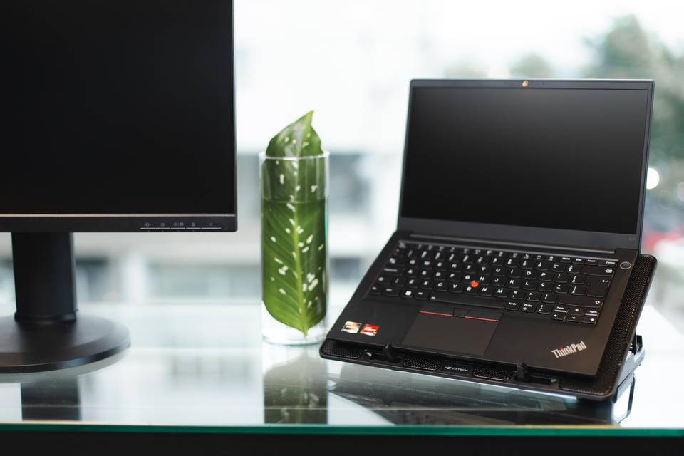Happy Hour Lenovo
