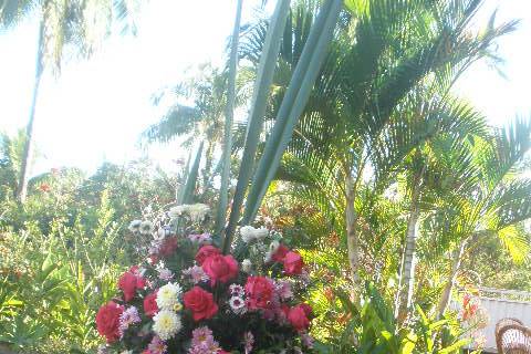 Velas em volta da piscina