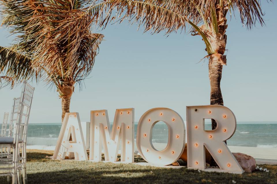 Beach wedding noite