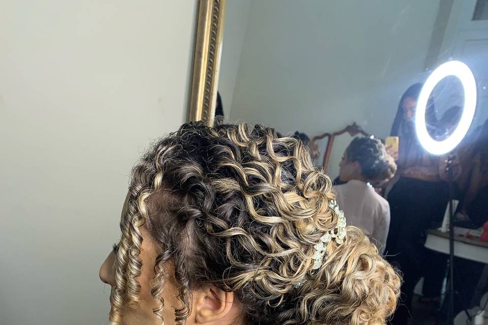 Penteado Amado pelas noivas