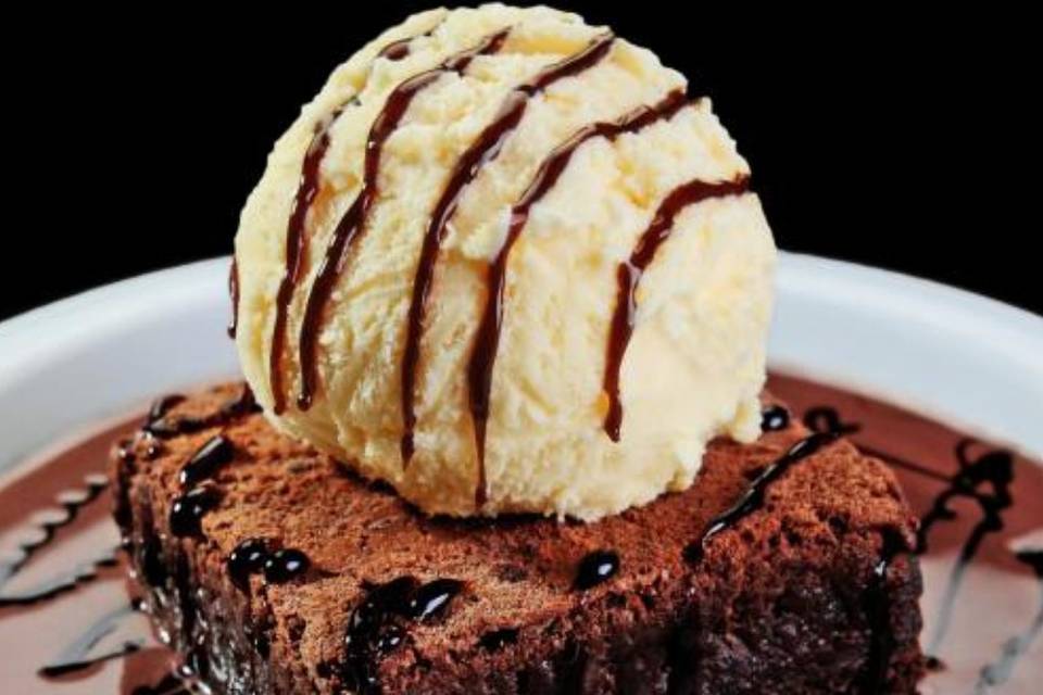 Sobremesa brownie com sorvete