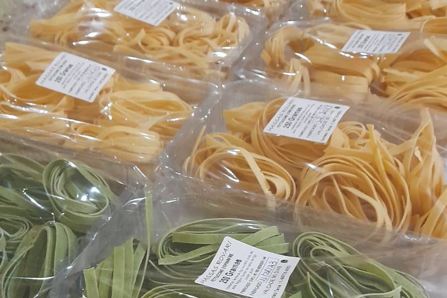 Fettuccine ovos e espinafre