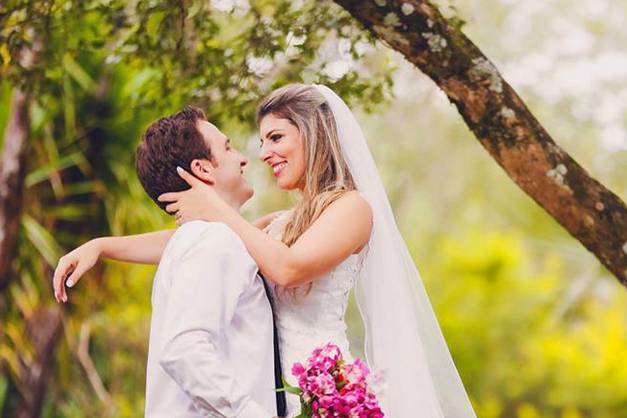 Felicidade da noiva e do noivo