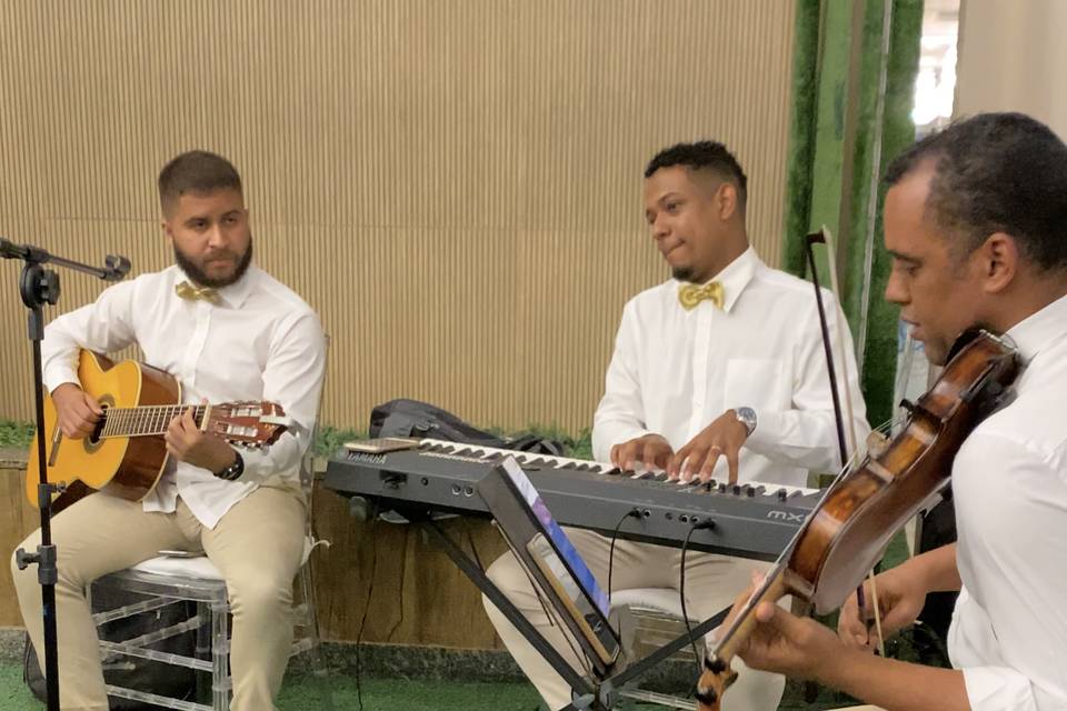 Trio com voz