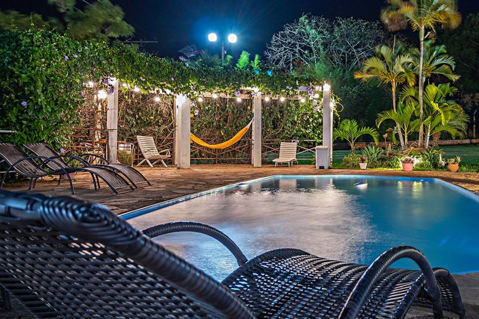 A noite na piscina