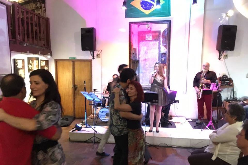 Besame Mucho