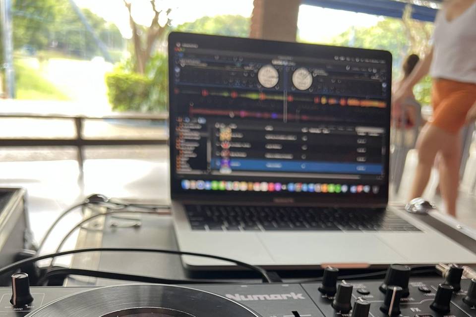 Dj