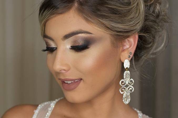 Mariana Zacharias Makeup & Beauty
