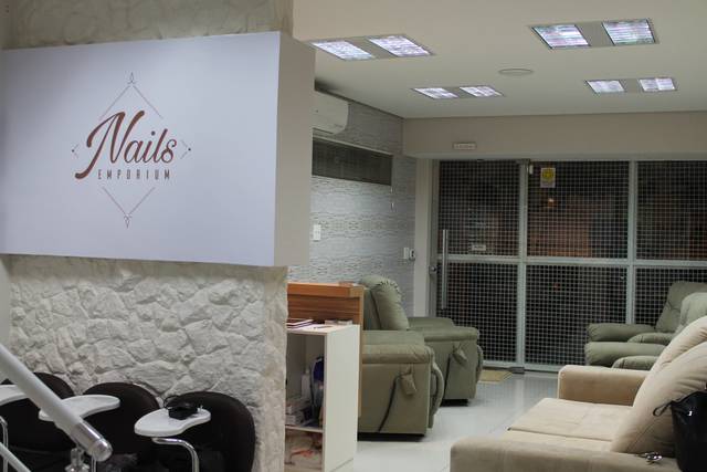 Nails Emporium