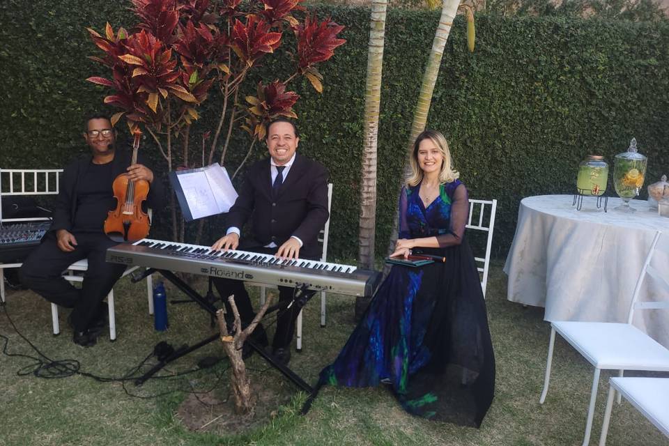 Duo com cantora