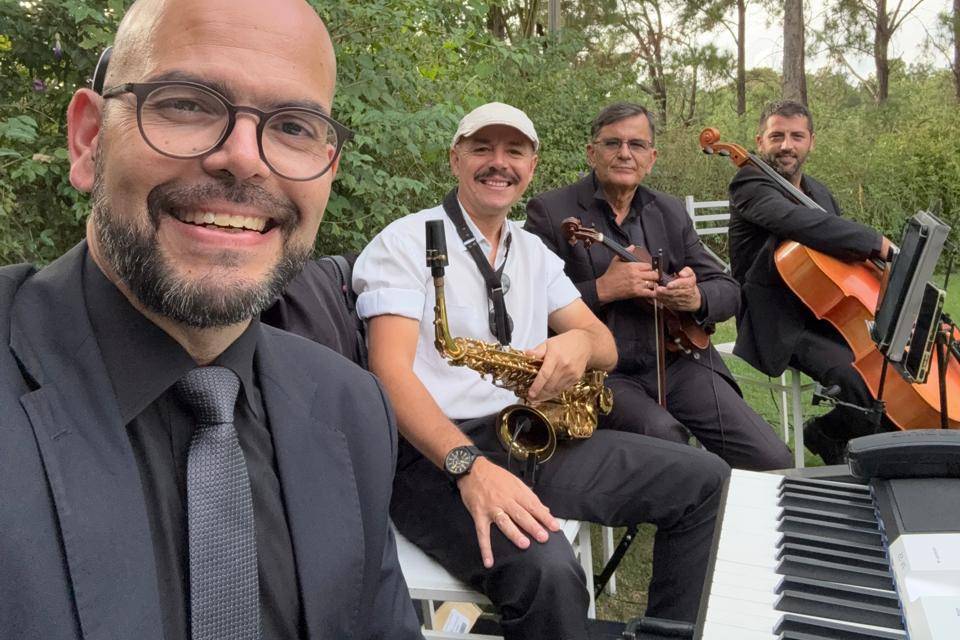 Piano,Sax, violino e cello