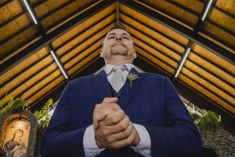 Noivo esperando a noiva