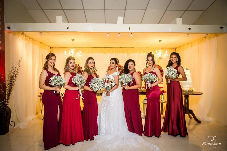 Casamento marsala e branco