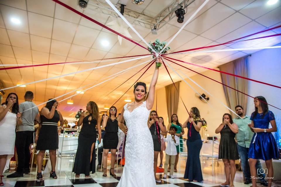 Casamento marsala e branco